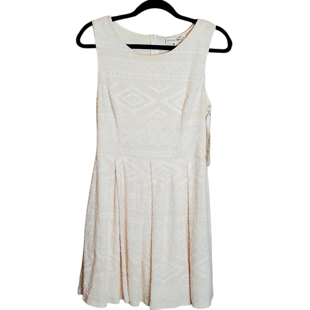 Altar'd State Women's Cream Zippered Sleeveless Rounded Neck Boho Chic Dress Med